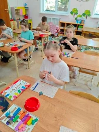 Когда холодно и пасмурно особенно хочется тепла и солнца.
Хорошо, что у ребят подготовительной групп