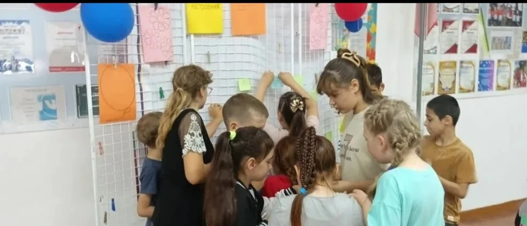 День культуры и искусства в лагере "Сказка. 
Сегодня наш лагерь превратился в большую творческую мас