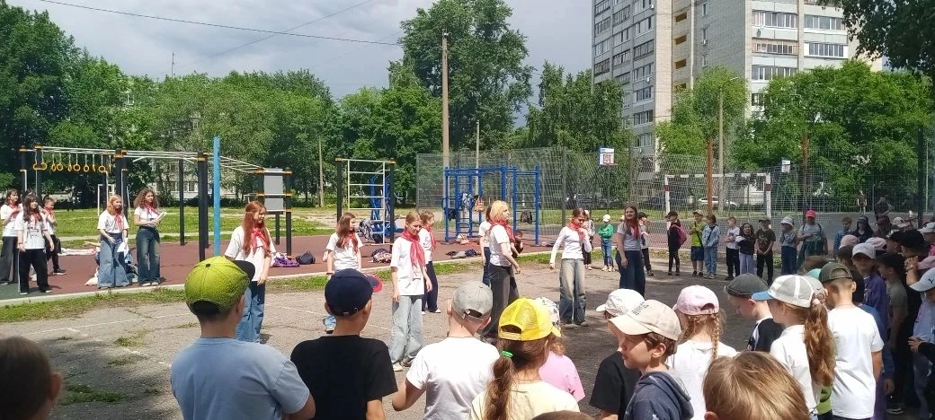 🌞🎉 Сегодня в летнем оздоровительном лагере "Радуга" состоялся первый день открытия, и...