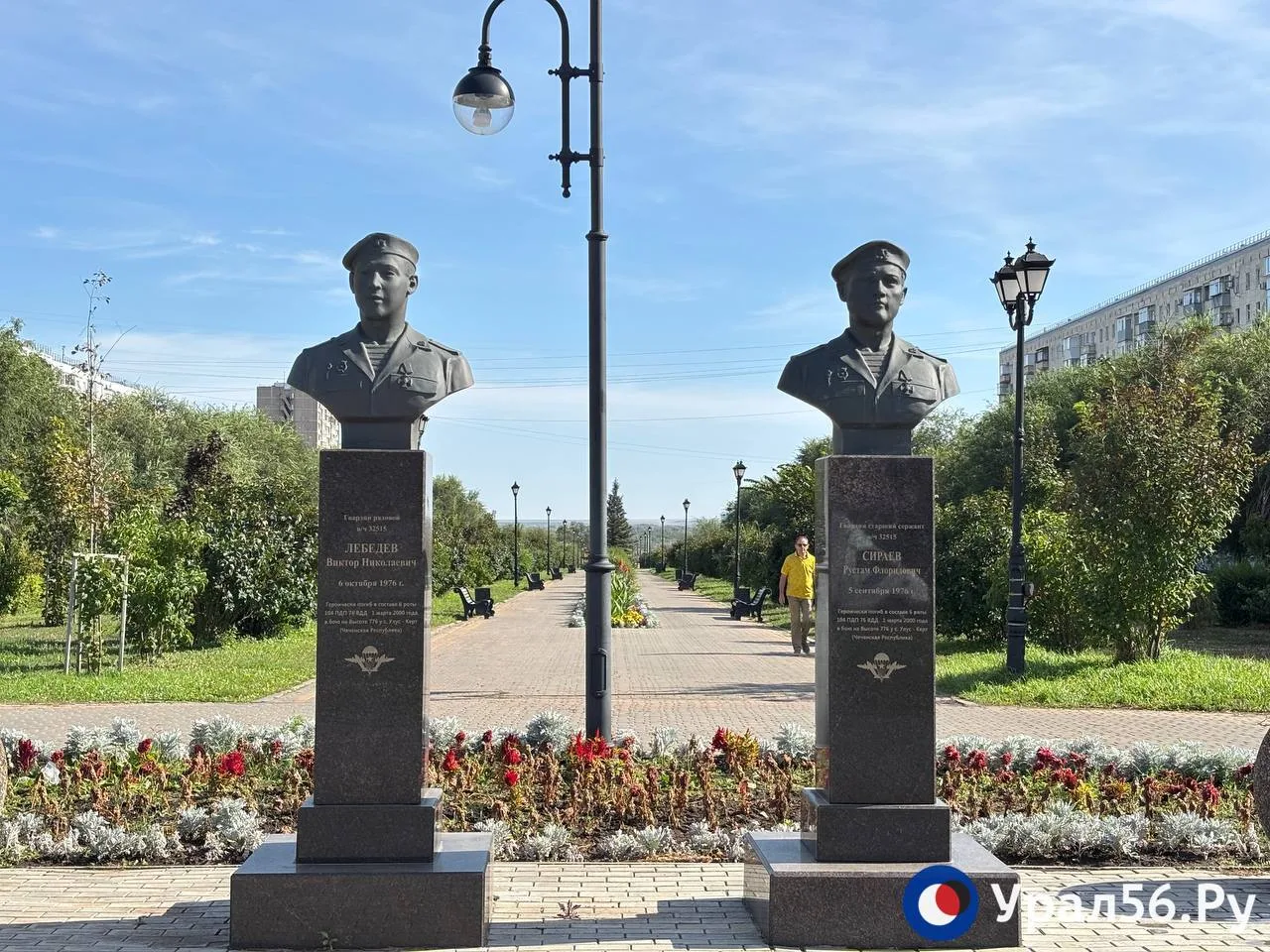 В Оренбурге постепенно разрушается сквер имени Лебедева и Сираева, благоустроенный за м...