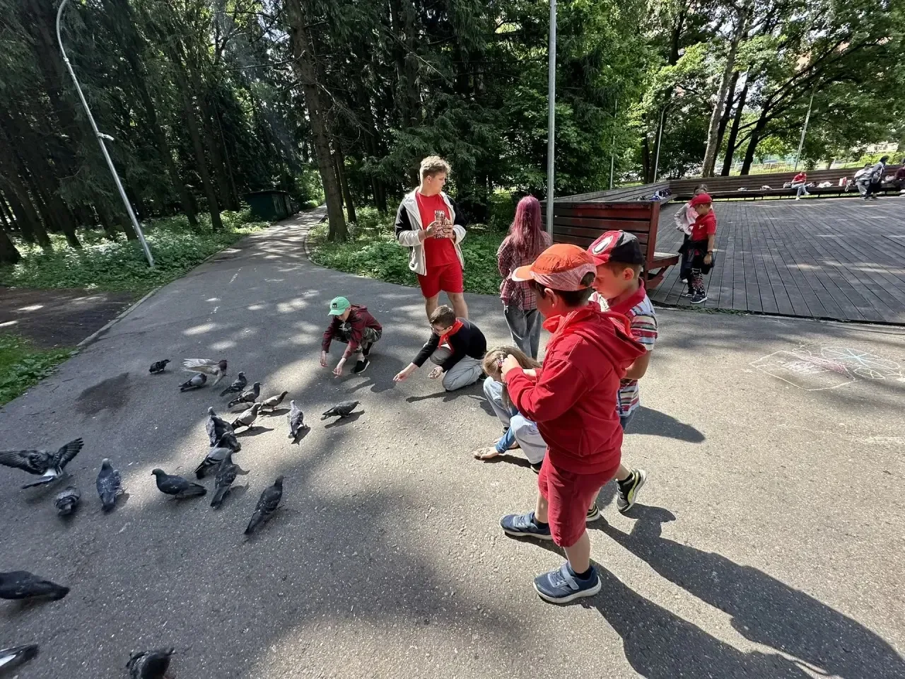 🌿 День юннатов в лагере: в гостях у природы!
Ребята из нашего пришкольного лагеря отметили День юнн