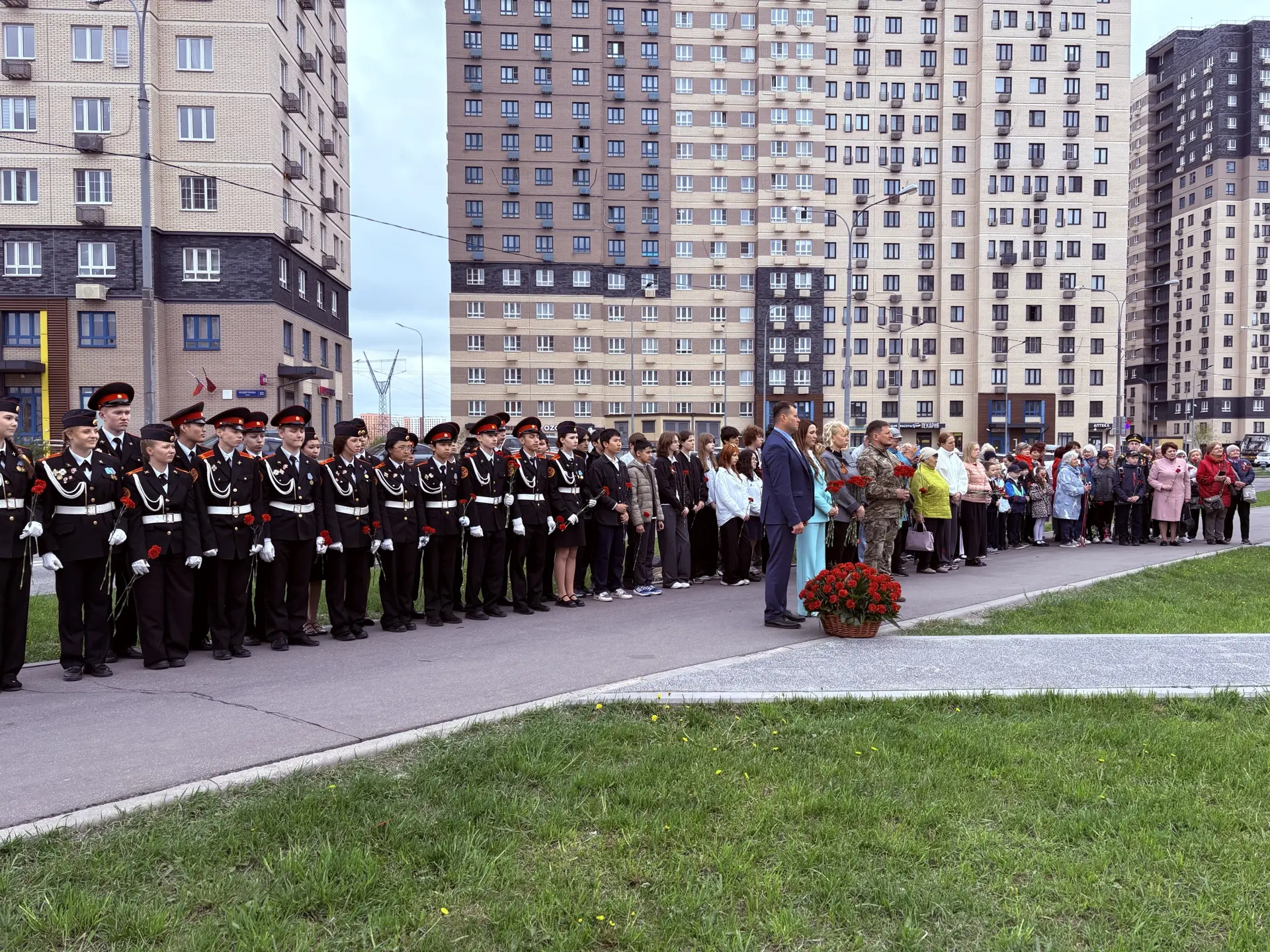 Почётный караул и память поколений: наши кадеты на митинге ко Дню Победы! 🎖️  В преддверии дня велик
