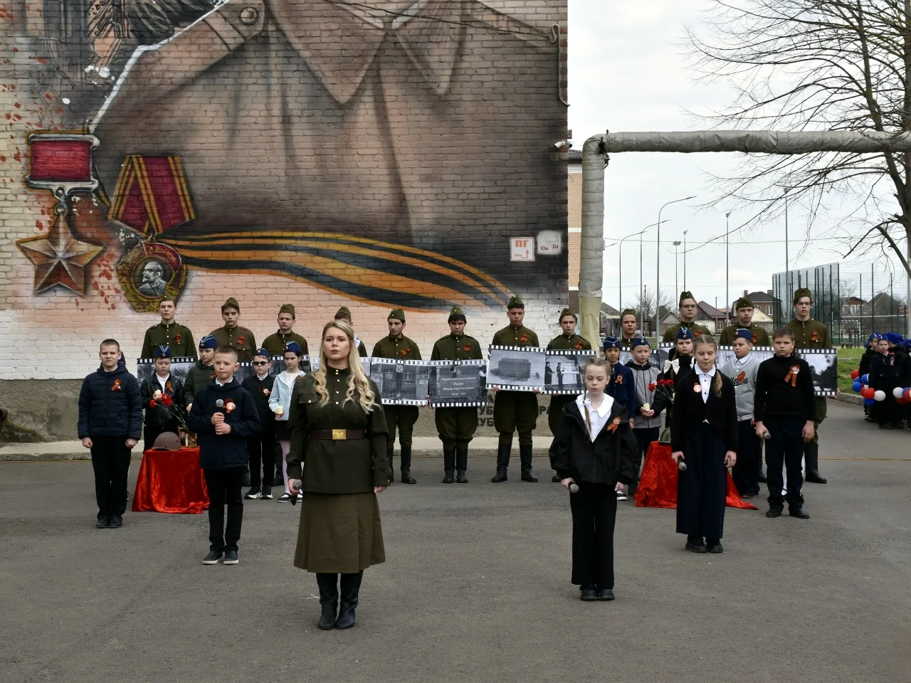 Герой на стене, память в сердце!  Сегодня в школе №4 состоялось торжественное открытие мурала с изоб