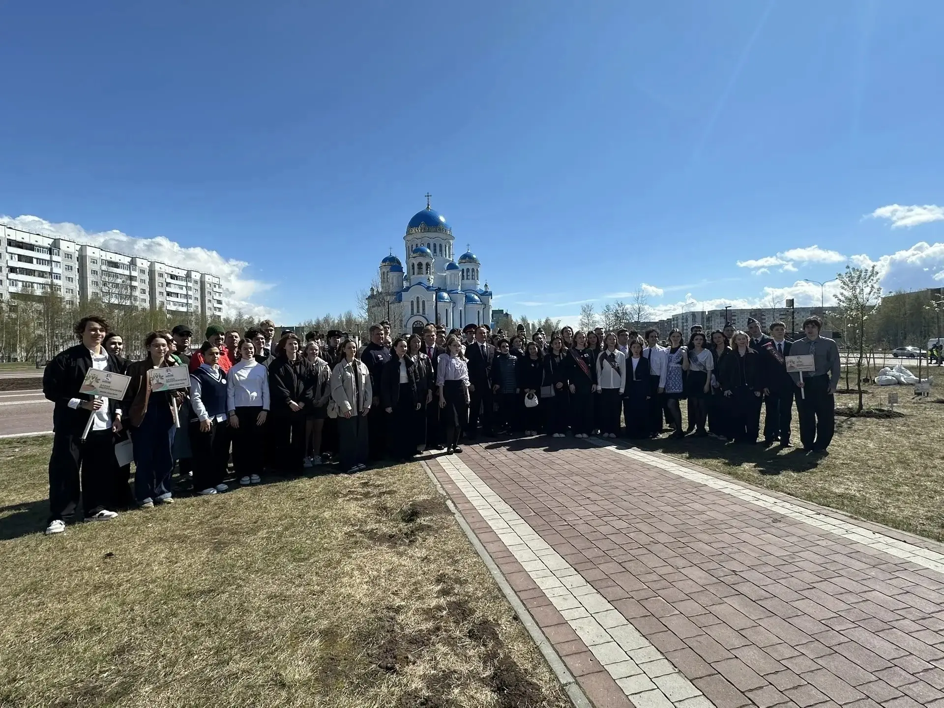 🎓🌳 «Аллея выпускников»: память в сердце, забота в делах   В этом году акция «Аллея выпускников» объе
