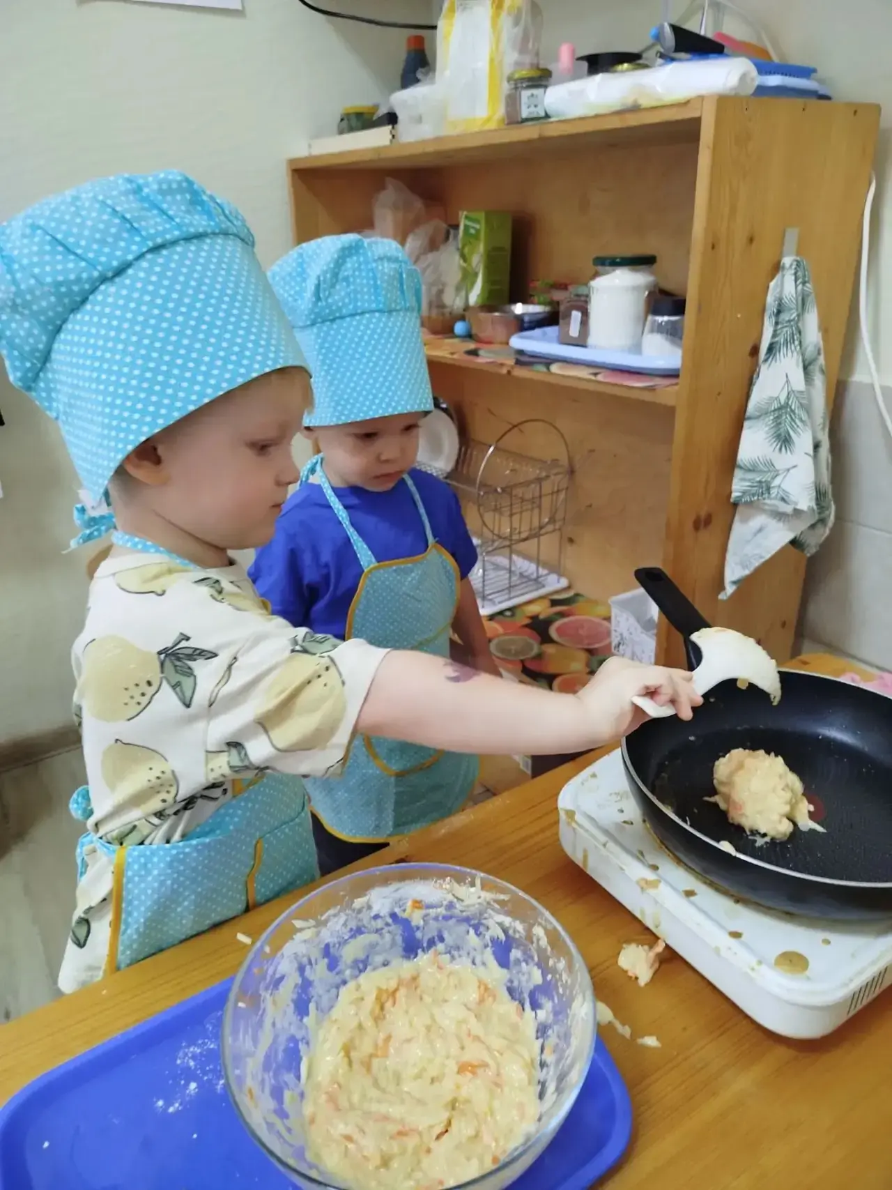🧡 Монтессори-ясли в «Солнечном коте»: где ребёнок гордо говорит «Я сам!» 🧡