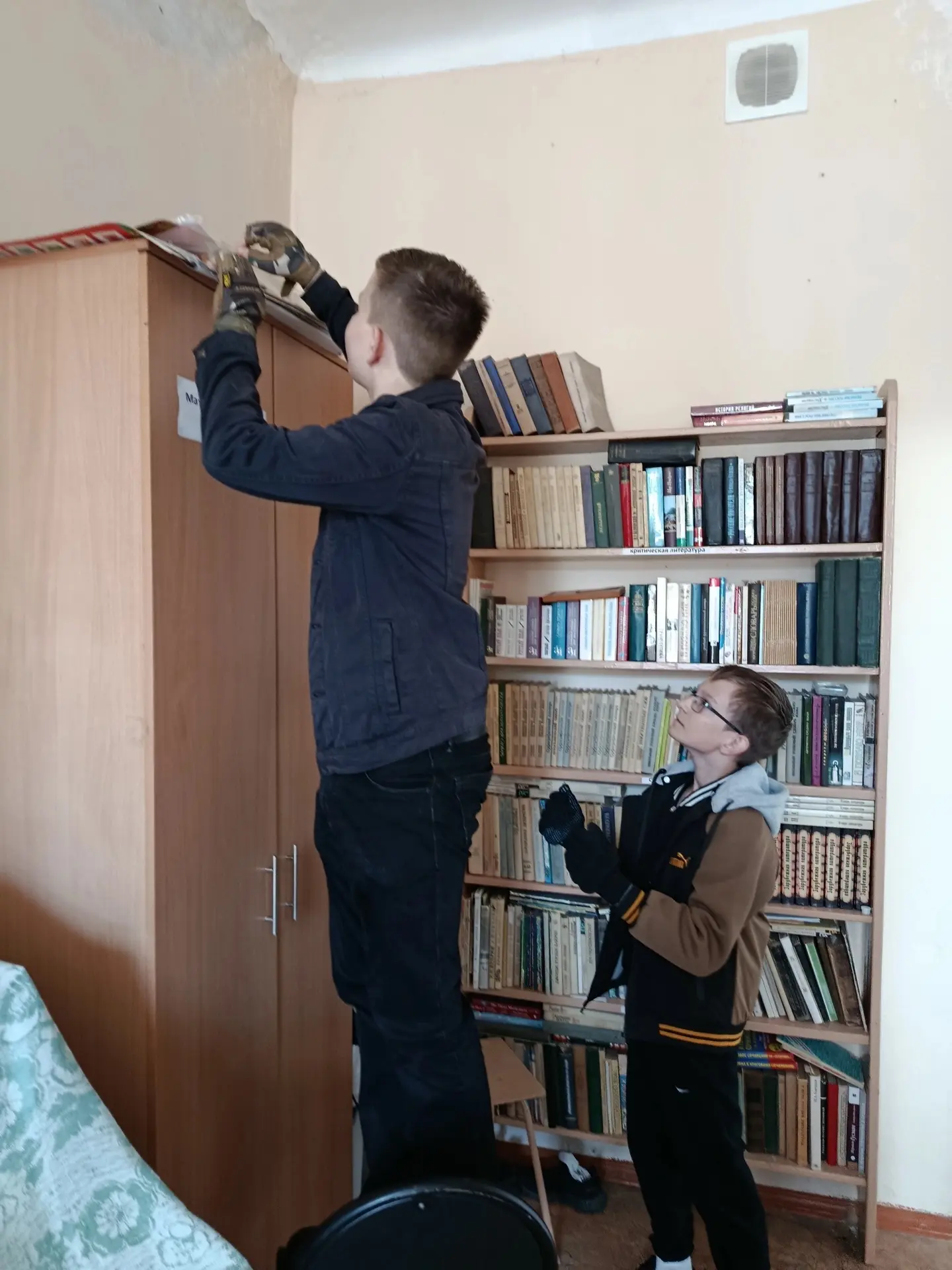 «МАСТЕРСКАЯ ДОБРЫХ ДЕЛ»: 7Б НЕ ОТДЫХАЕТ! 
 
Учащиеся 7Б класса вместе с классным руководителем Елено