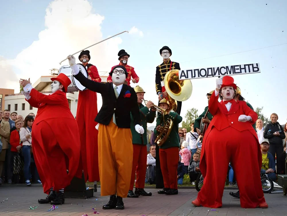 В выходные в Перми пройдет фестиваль уличных театров «Флюгер»

В Перми 20 и 21 июня пройдет фестивал