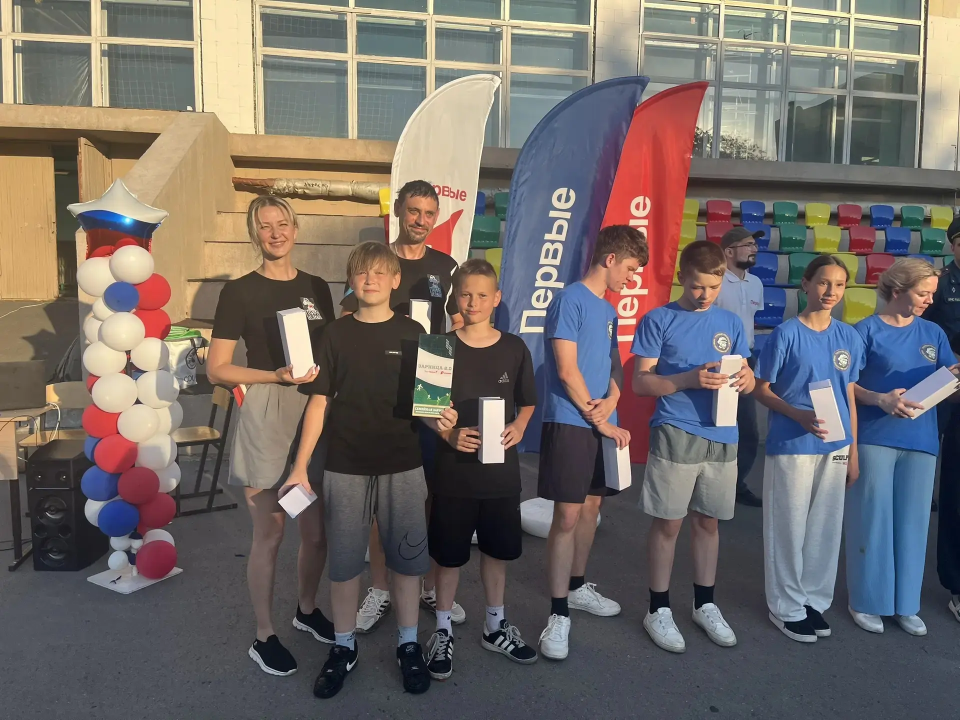 В Энгельсе состоялся муниципальный этап Всероссийских соревнований «Семейная зарница».🇷🇺🎉
Меропри
