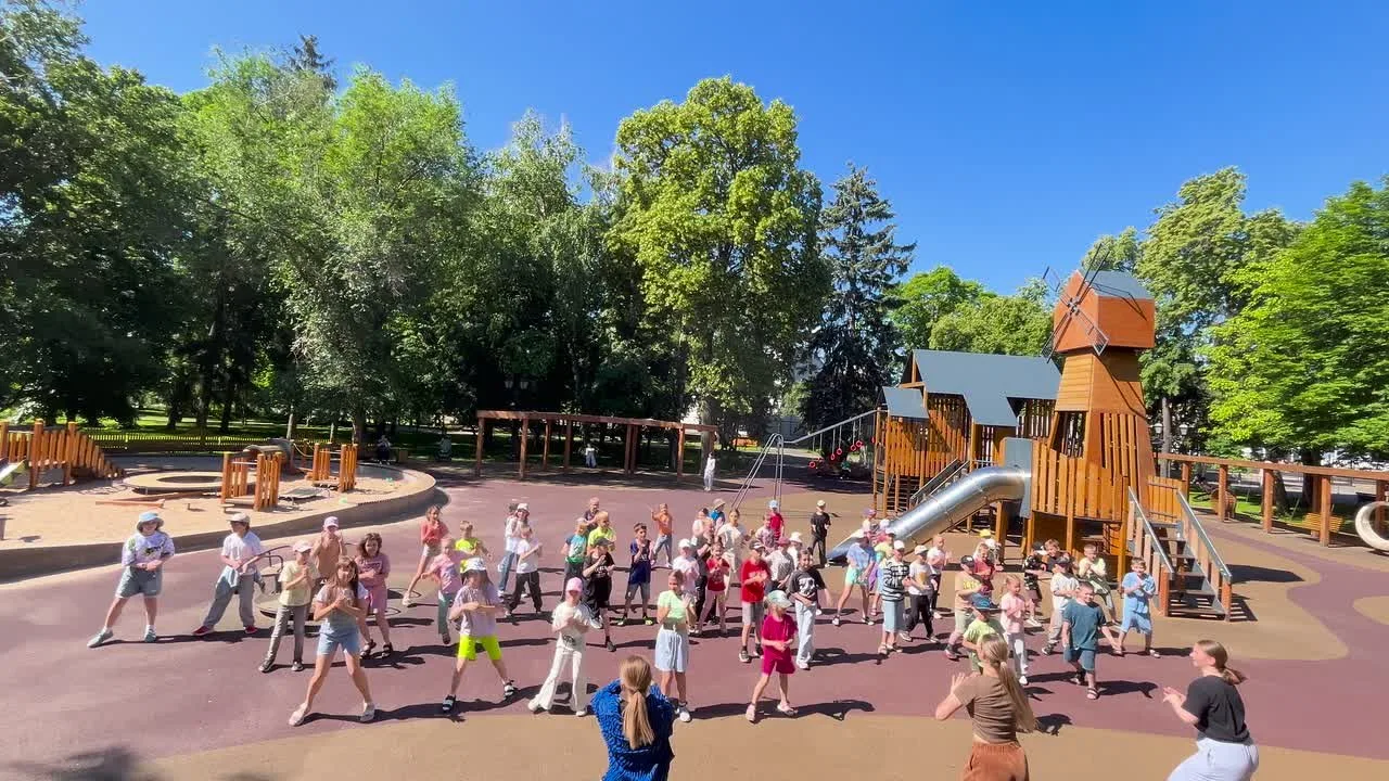 Танцуем вместе: в лагере «Солнышко» прошёл зажигательный флешмоб!☀️
