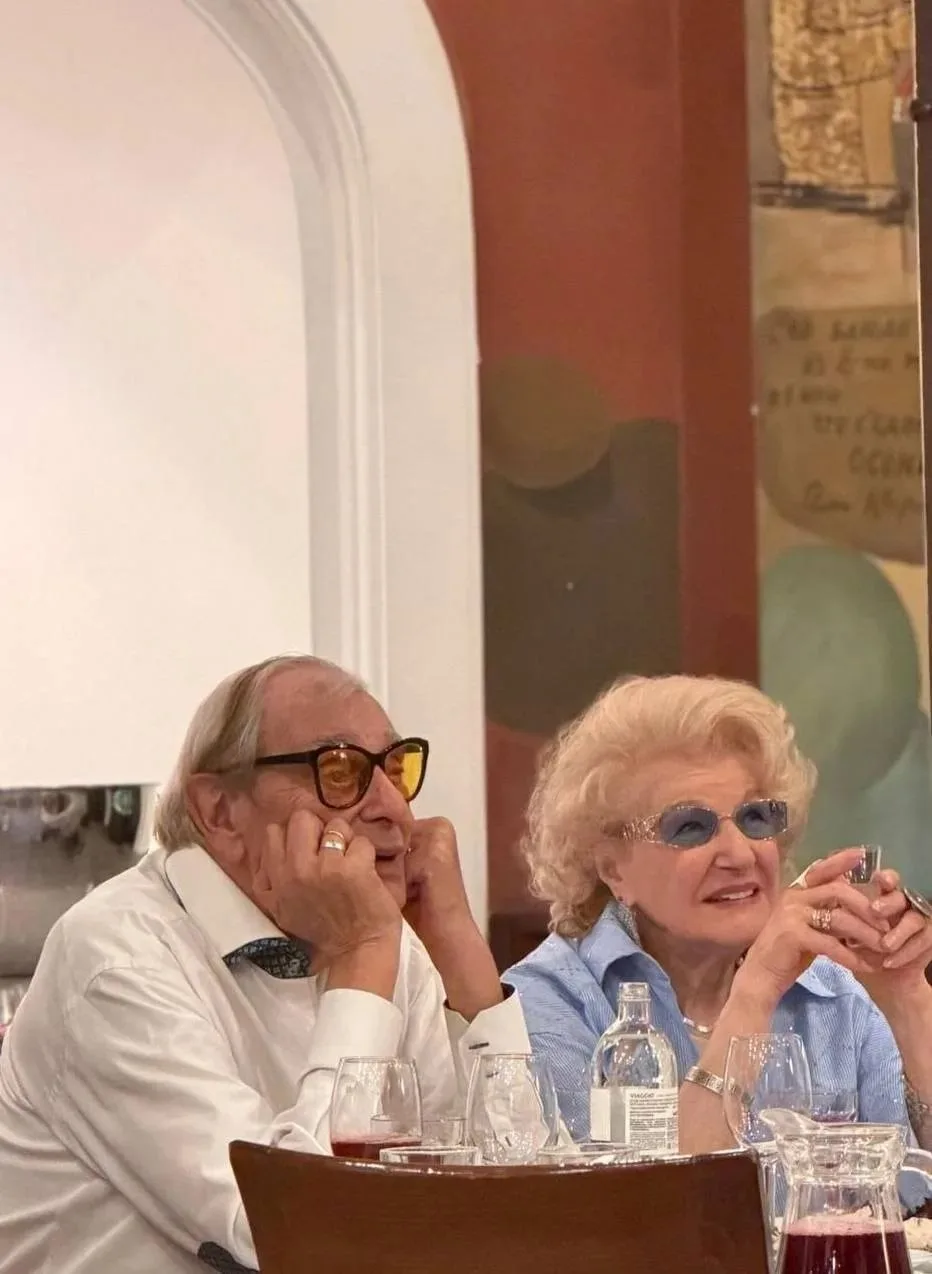 Светлана Дружинина показала, как они с Анатолием Мукасеем отметили его 88-летие.

Любовь, проверенна