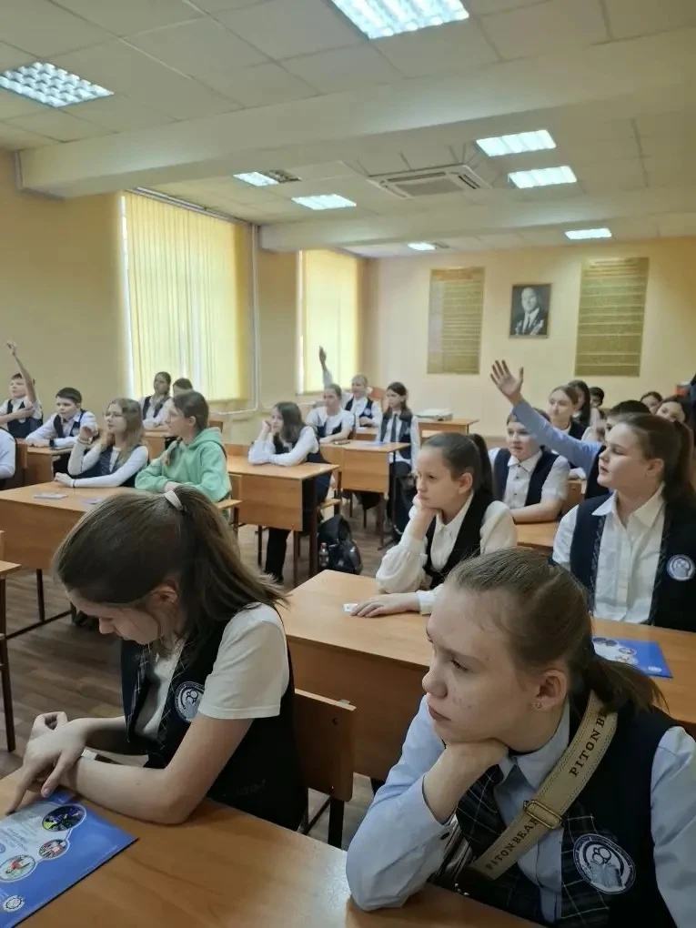 ПЕРВЫЕ ШАГИ В БОЛЬШУЮ ИНЖЕНЕРИЮ   ⚙️ Ученики 5 «Г» класса отправились в гости к главному техническом