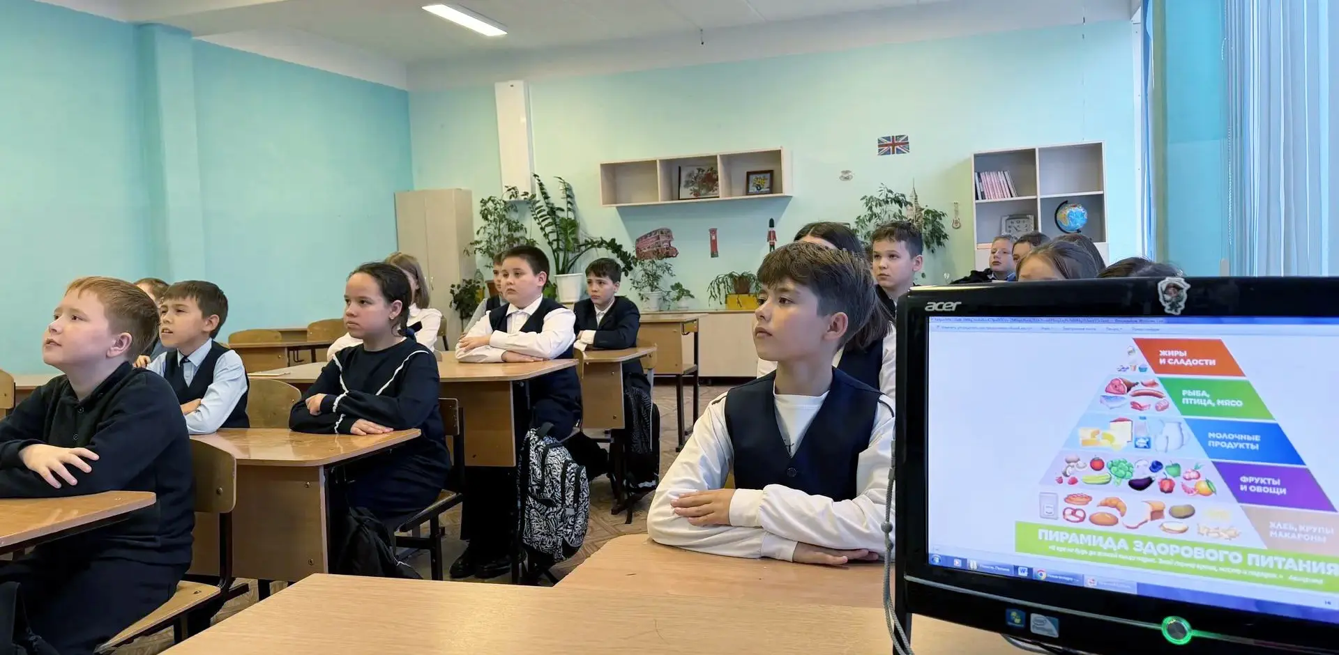 Сегодня в 5 классе прошел классный час о правильном питании. Дети вспомнили о режиме пи...