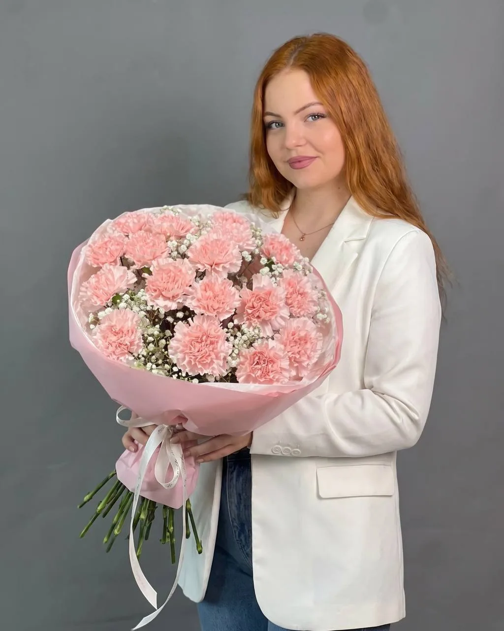 Про букет не забыли?
Выпускной уже близко! 💐👩🏻‍🎓
Последний звонок уже позади, экзамены почти сда