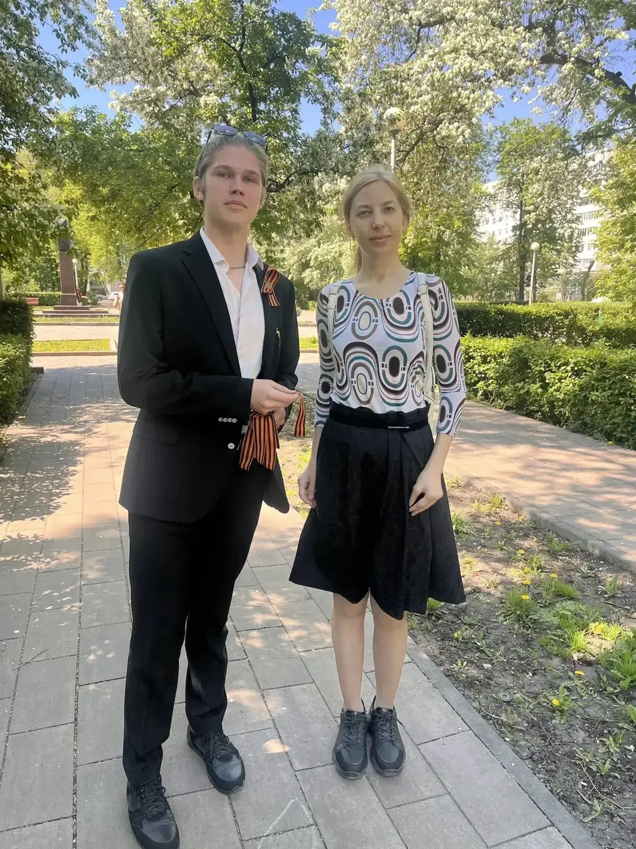 📣Сегодня учащиеся 11"Б" класса приняли участие в важной патриотической акции" Георгиевская ленточка 