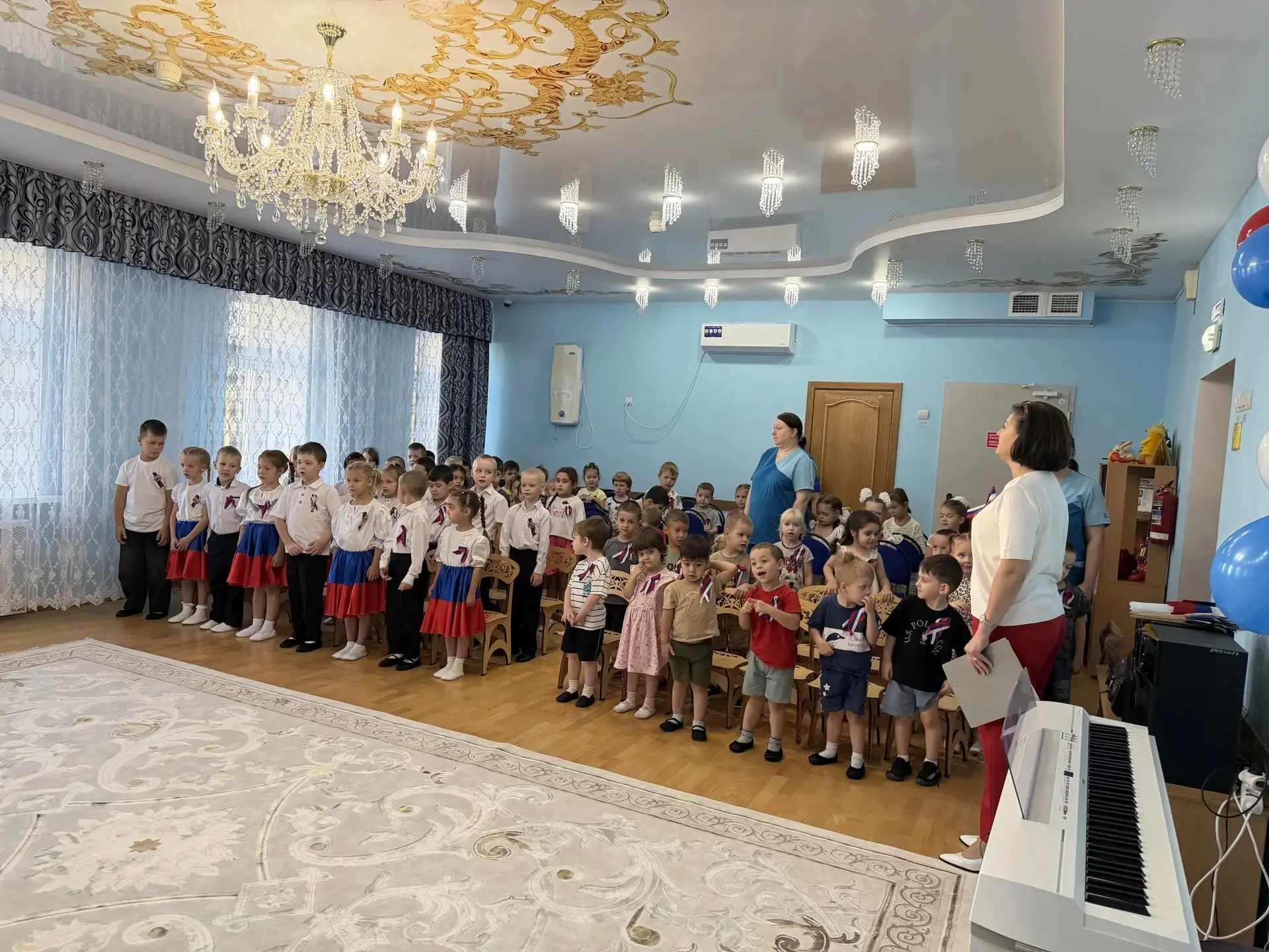 Белый, синий, красный — цвета нашей гордости! 🇷🇺