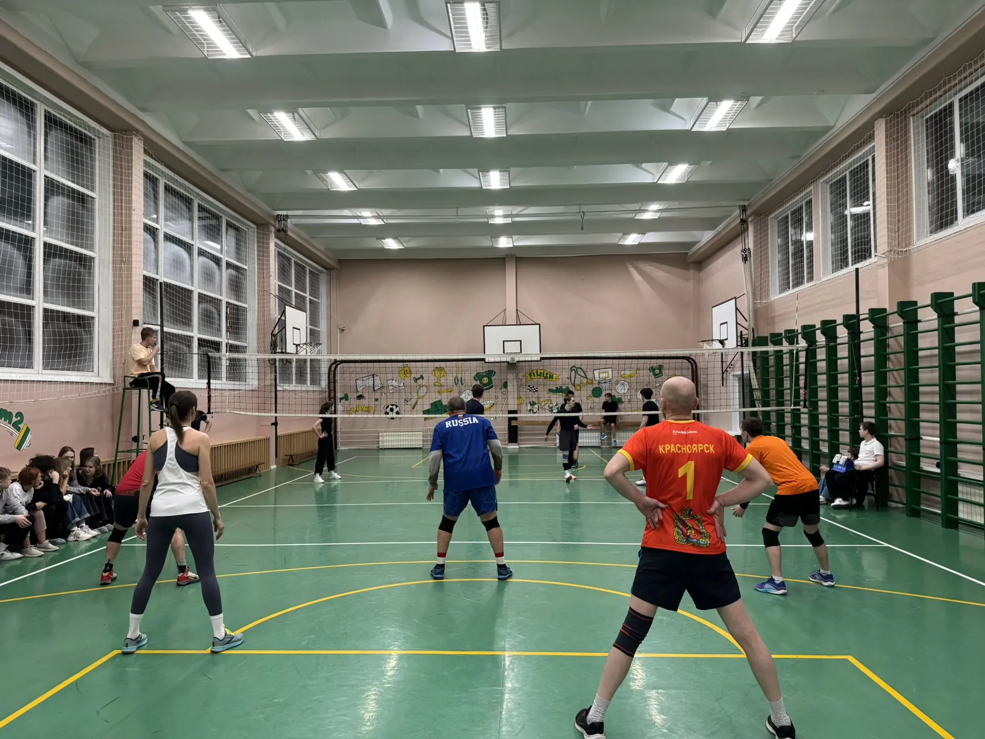 В 31 мгновении расскажем про нашу новую спортивную традицию. «Всем командам физкульт- УРА!» Именно т