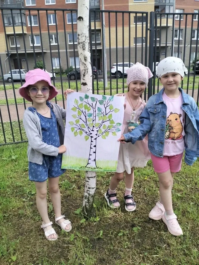 «День русской берёзы»🌳🇷🇺

Белоствольная берёза, 
Символ Родины моей!
Нету деревца другого
Сердцу 
