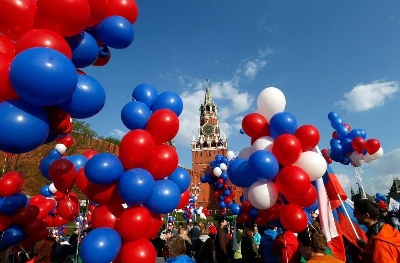 Дорогие жители Лесозаводского муниципального округа!
Сердечно поздравляем вас с Днём России!

🇷🇺 С