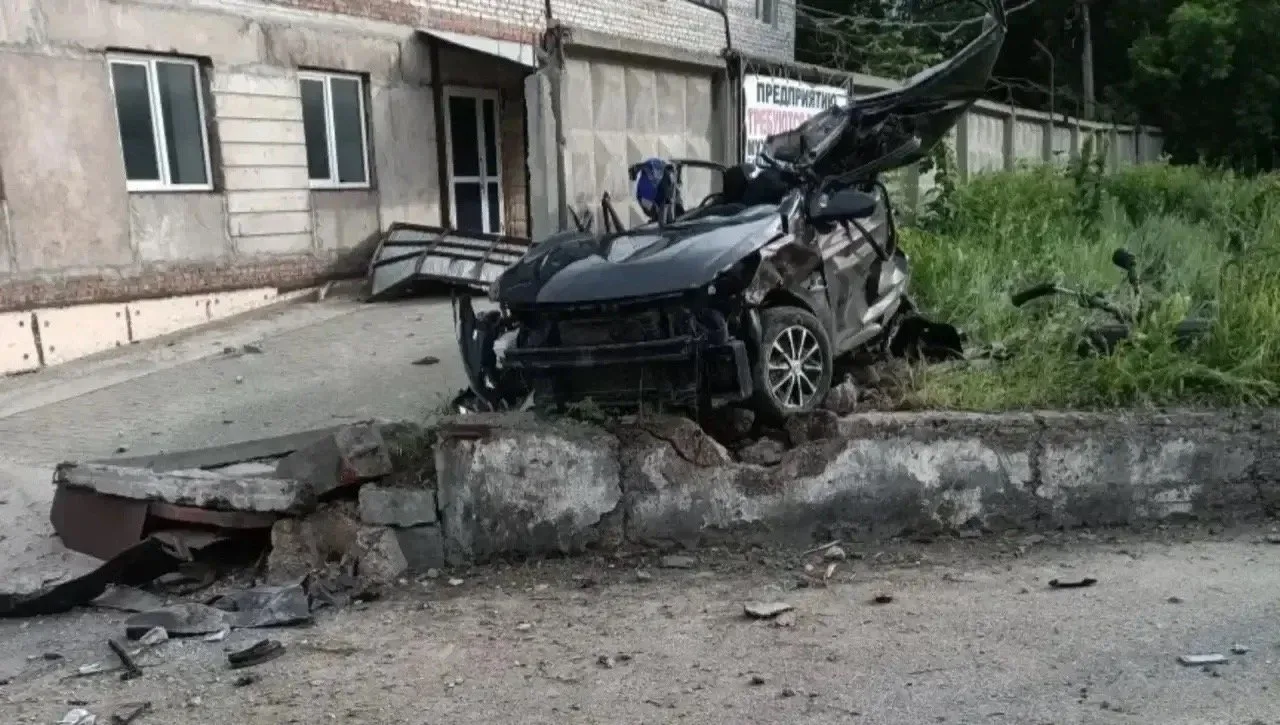 На тихой барнаульской улице случилось смертельное ДТП.

Вечером 14 июня на улице Ткацкой водитель Hy
