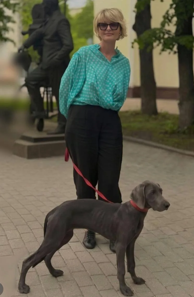 Юлия Меньшова на прогулке со своей любимицей.