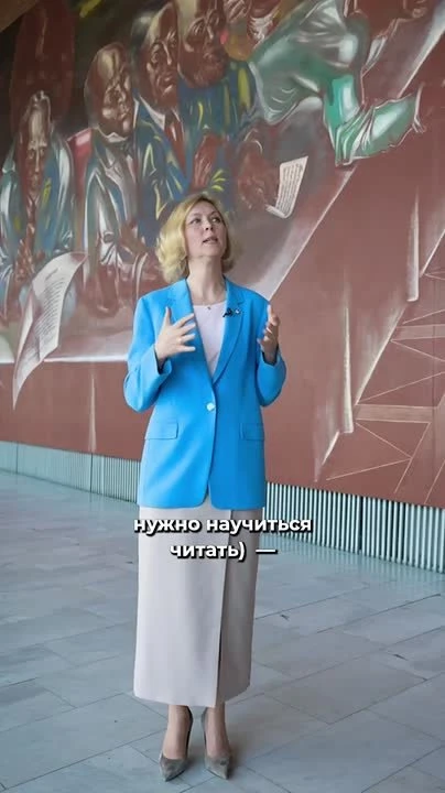 Что нужно сделать, чтобы постепенно адаптировать будущего первоклассника к школе?

До сентября еще е
