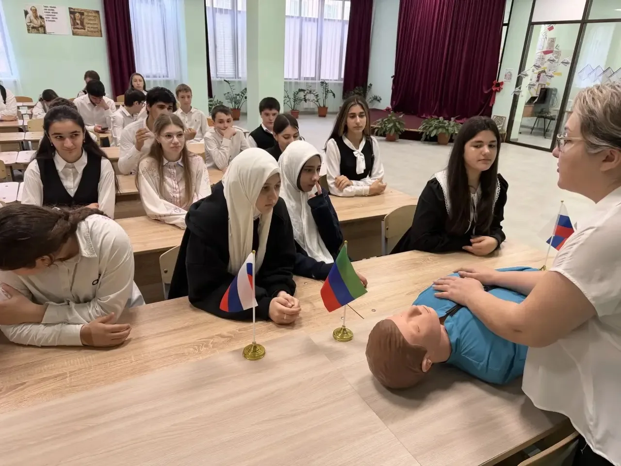 22.05.2026г в нашей школе состоялось практическое занятие по оказанию первой помощи для учащихся. Ме