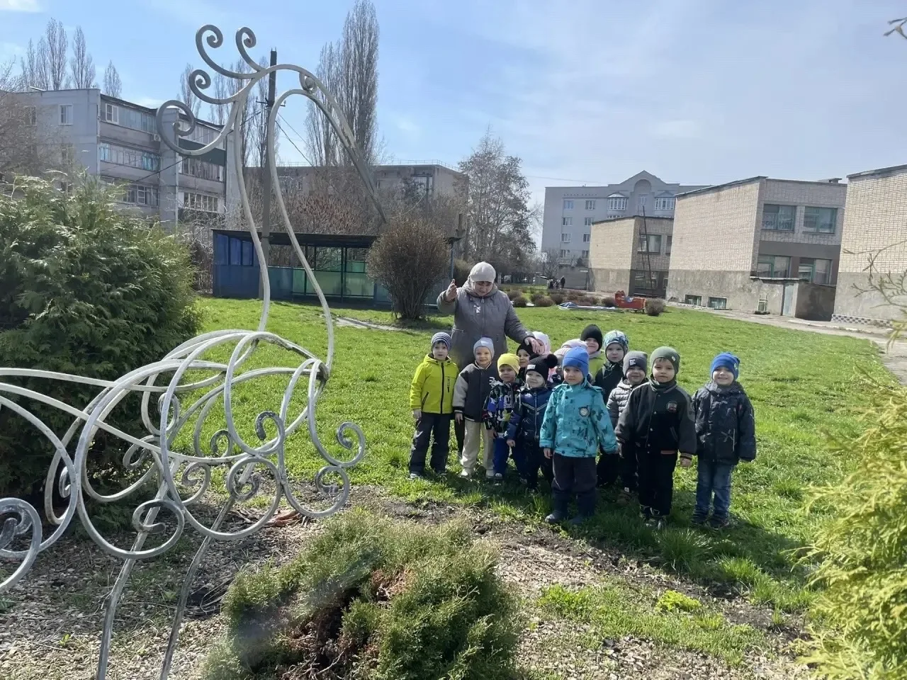 🏫🌿В нашем саду прошла чудесная акция «Волшебная веточка»! 

🛠️🌱На этой неделе наши ребята превра