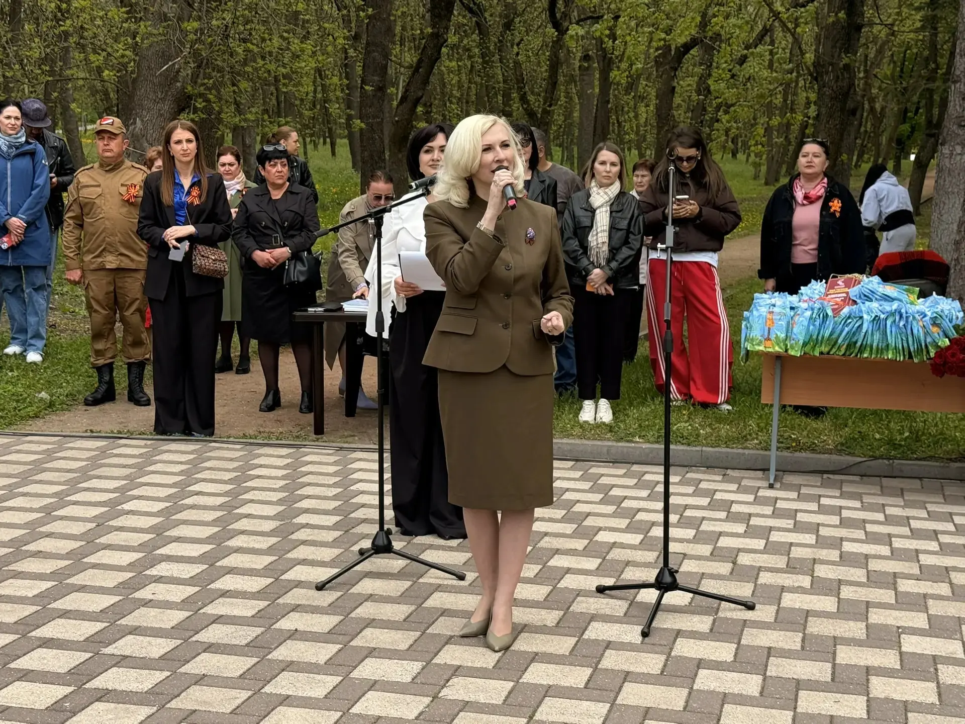 🎗Сегодня 8 мая в парке Победы наша школа приняла участие в героической поверке, которая была посвяще