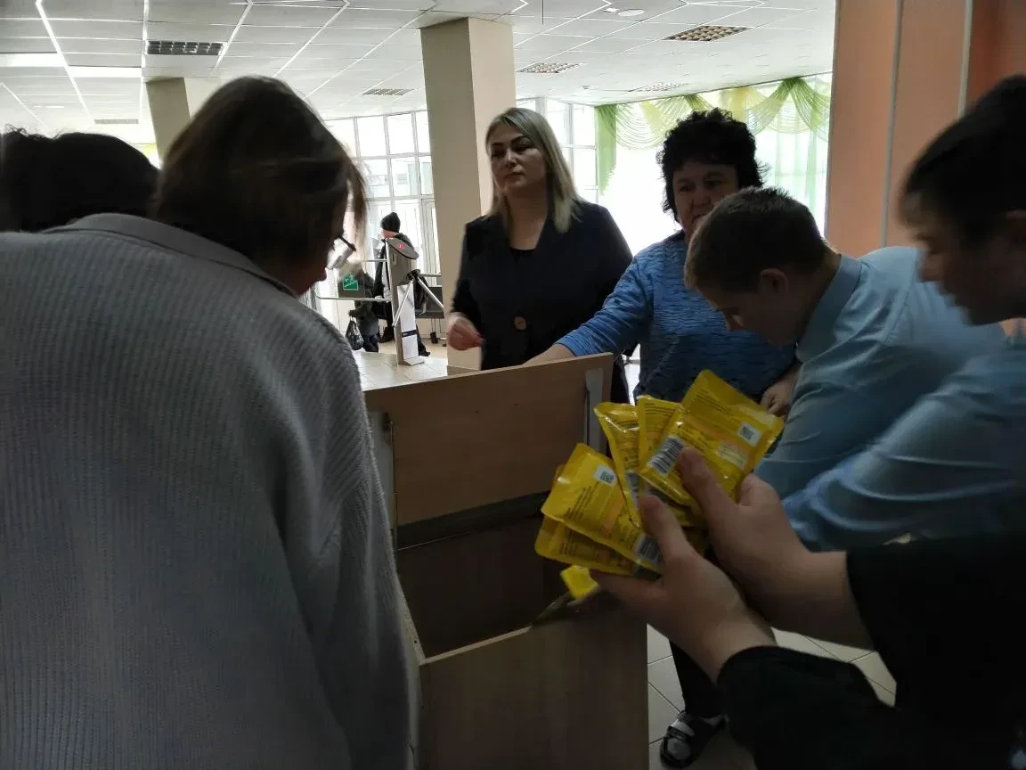 🐾 Акция «сНежный пес» продолжается!  В нашей школе полным ходом идут мероприятия в рамках благотвори