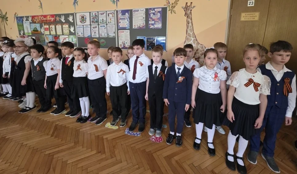 🎗️ Радиолинейки ко Дню Победы  Сегодня во всех школьных корпусах прошли радиолинейки, посвящённые Дн