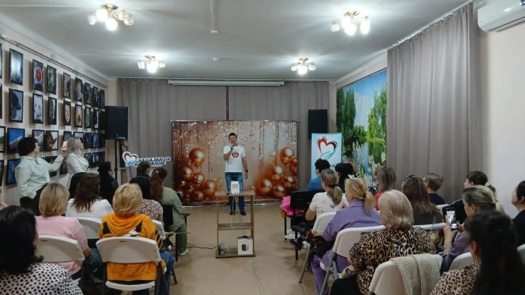 🌼 8 июня солисты Городского центра народной культуры "Приморье", поздравили сотрудников социальной 