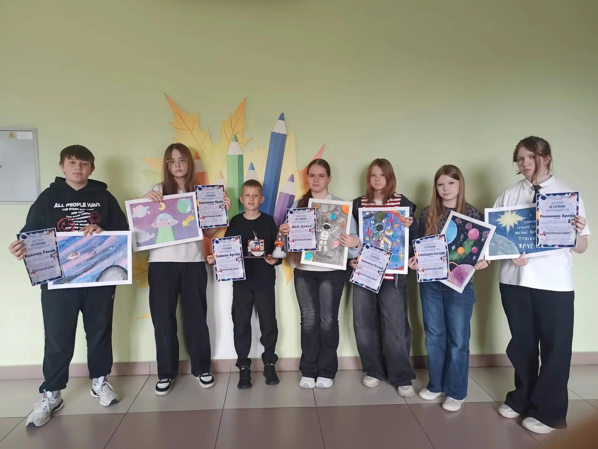 🚀 Космические таланты в ДК Угольщиков!  В Доме культуры «Угольщиков» подвели итоги конкурса рисунков
