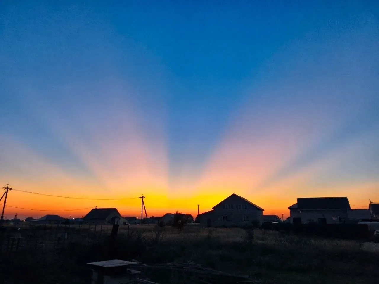 🤩Волшебный закат запечатлели этим вечером в Грязях