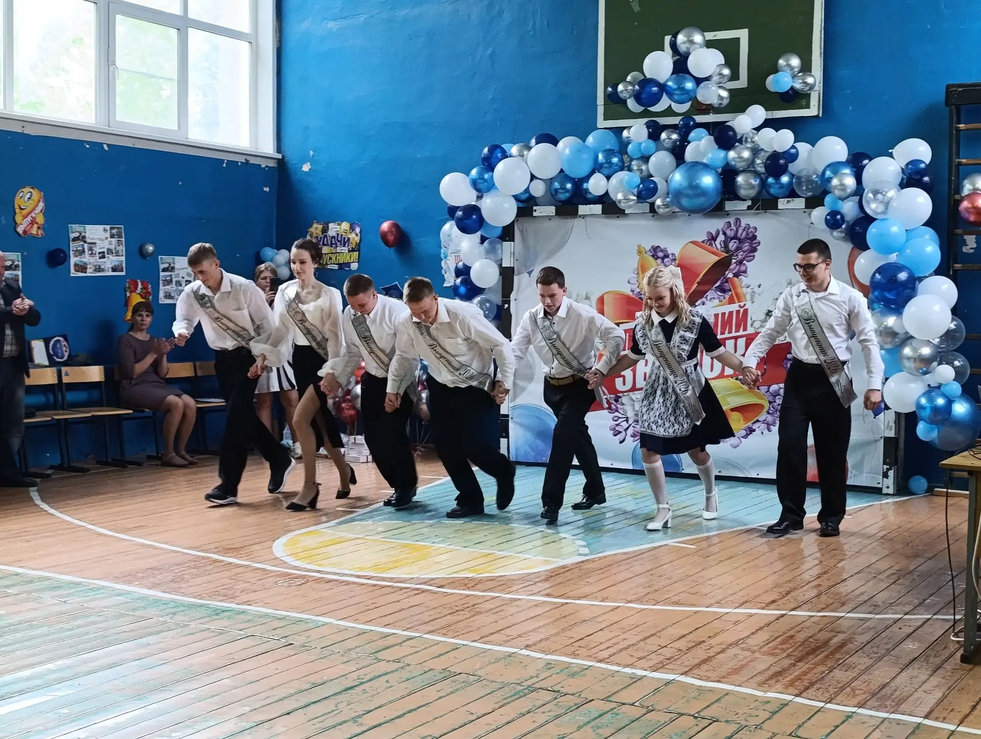 Последний звонок — начало нового пути!