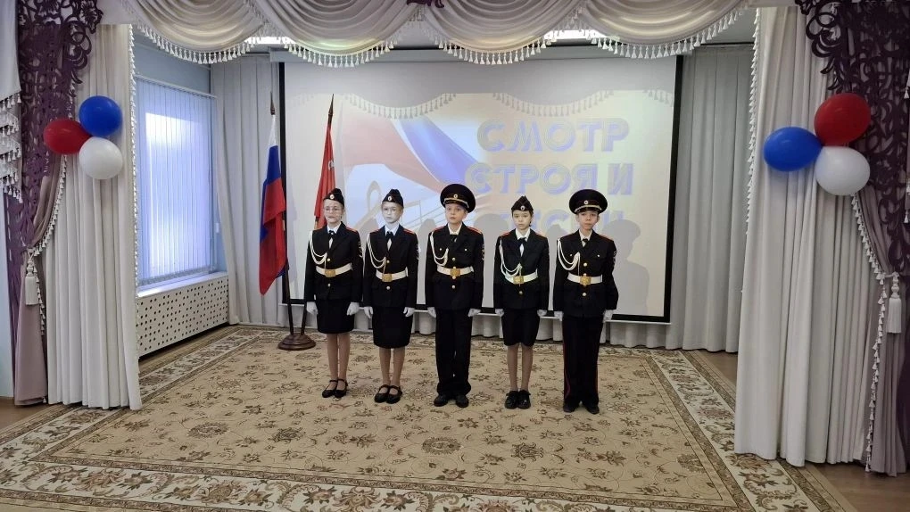 Набираемся опыта и вдохновляем!   Знаменная группа 5 кадетского класса приняла участие в церемонии в