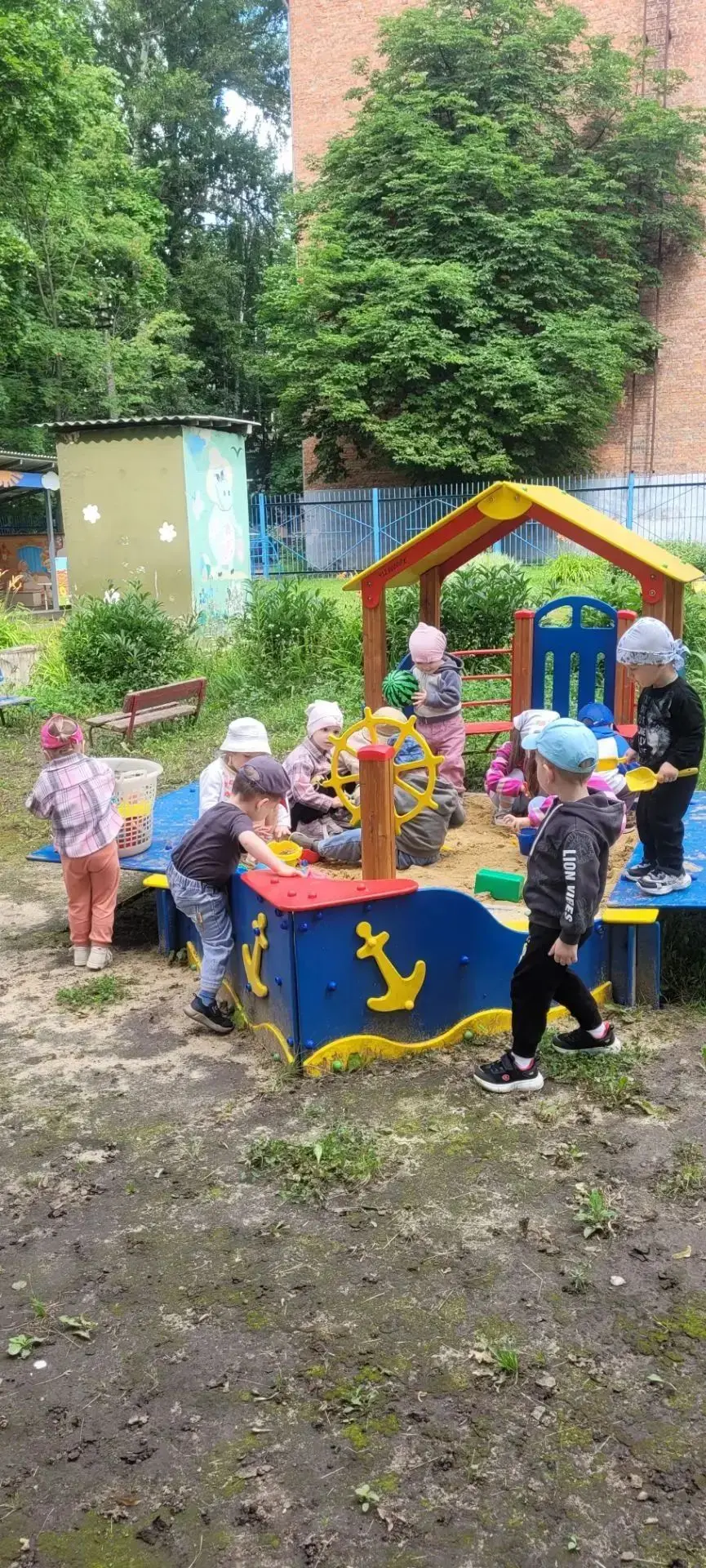 Лето - это прекрасная пора и для детей, и для взрослых, именно летом у детей прекрасная возможность 