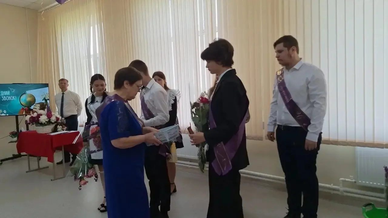В хуторе Новопокровском прозвенел последний звонок🔔  В хуторе Новопокровском состоялось торжественно
