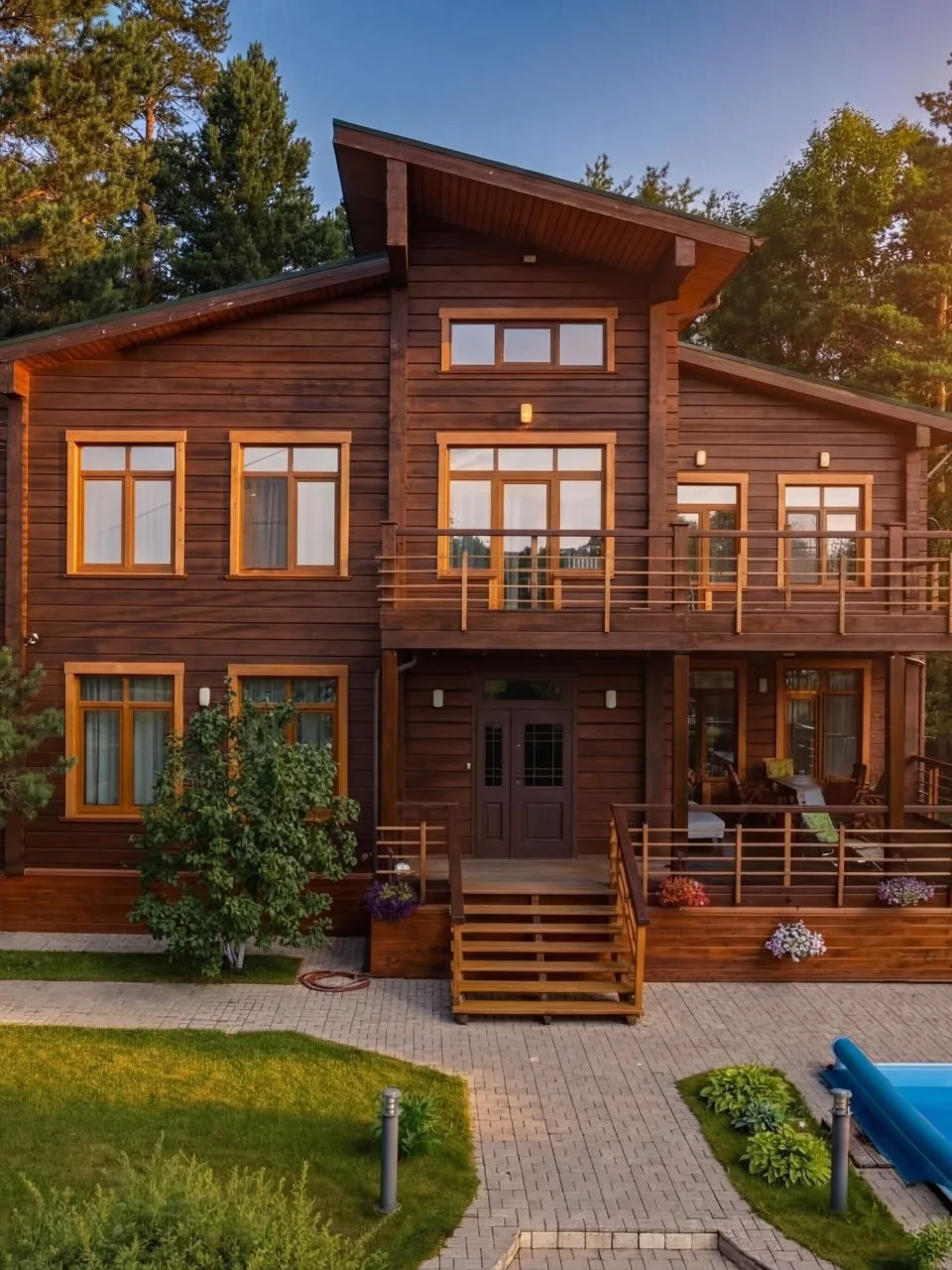 Дом из алтайского кедра 240 мм у кромки соснового леса. 380 м², 15 соток