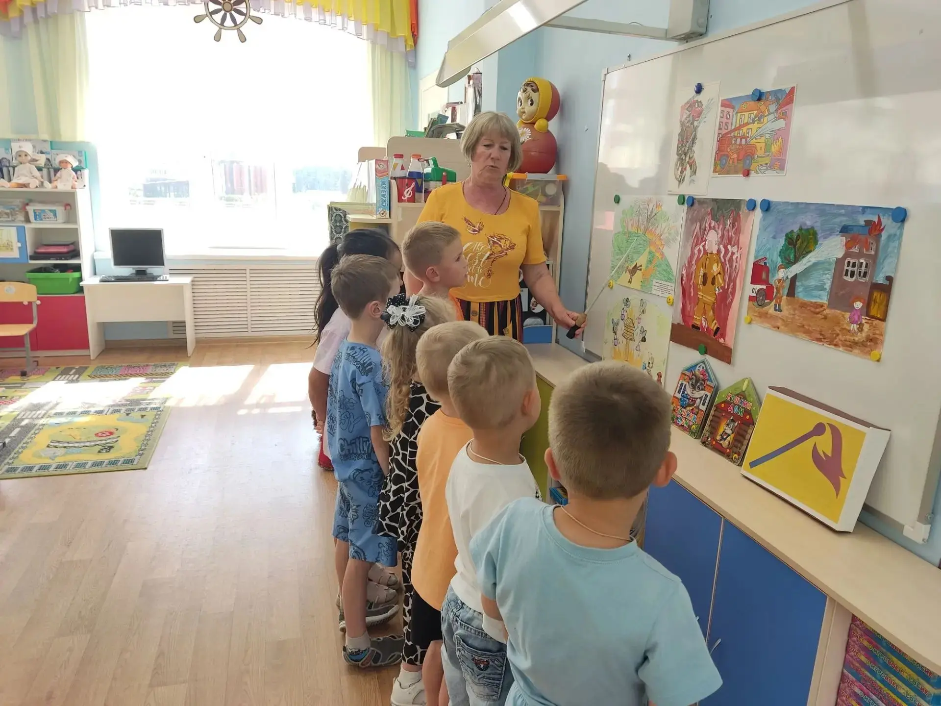 Как вести себя при пожаре или наводнении?

 Что делать, если остался дома один? 

На эти и другие ва