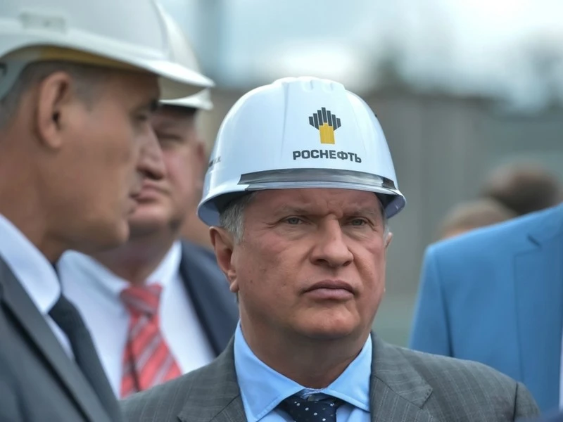 ‼️Глава компании "Роснефть" Игорь Сечин: 
"Роснефть" гарантирует стабильное снабжение моторным топли