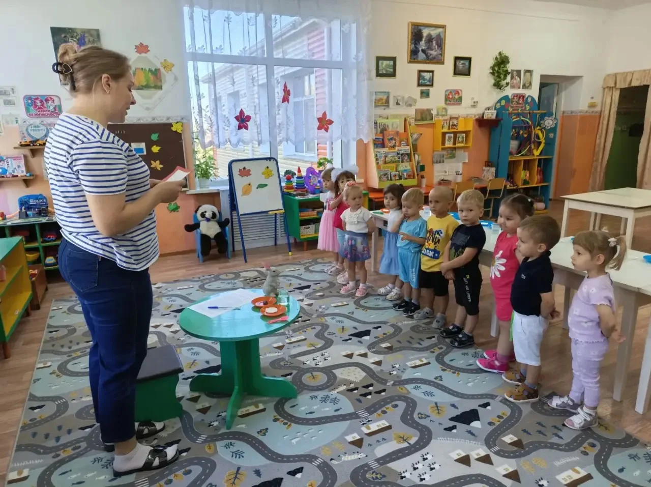 Твёрдое держит земные преграды,