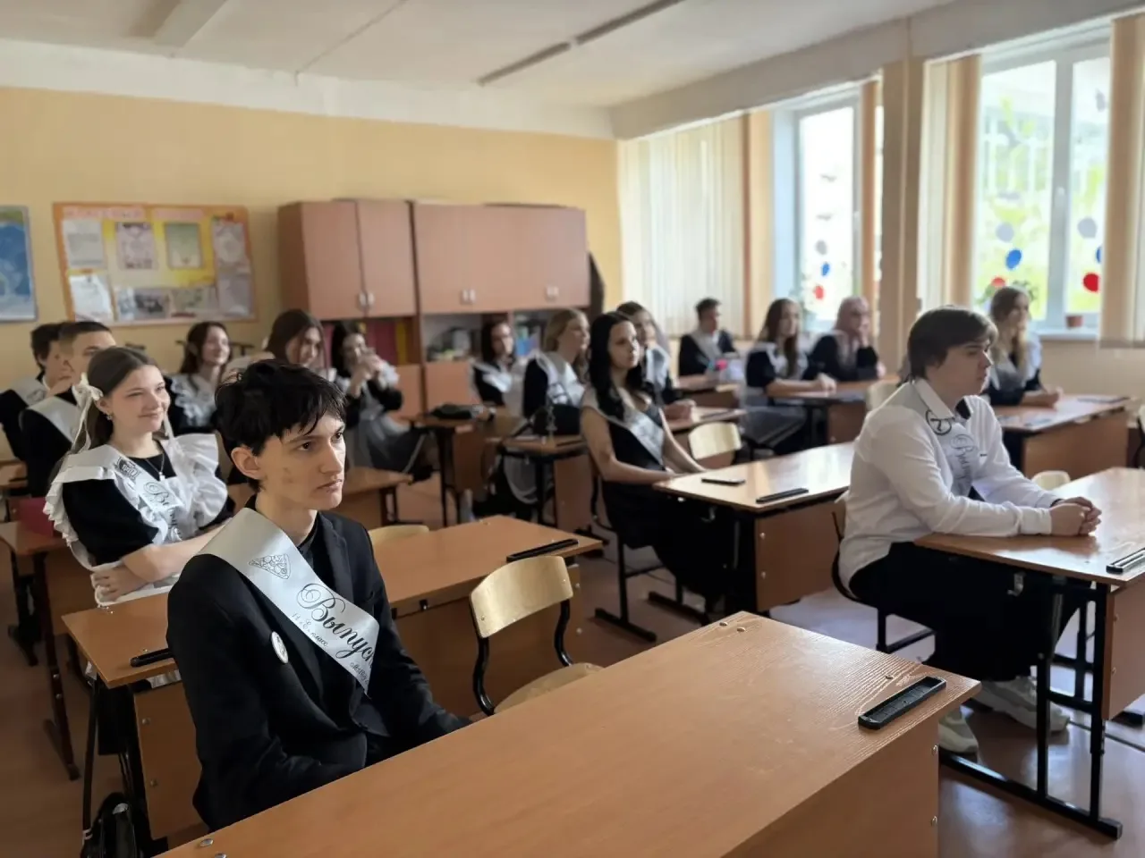 🛎️ Последний звонок   Для наших выпускников прозвучал последний звонок. Это был день, наполненный эм