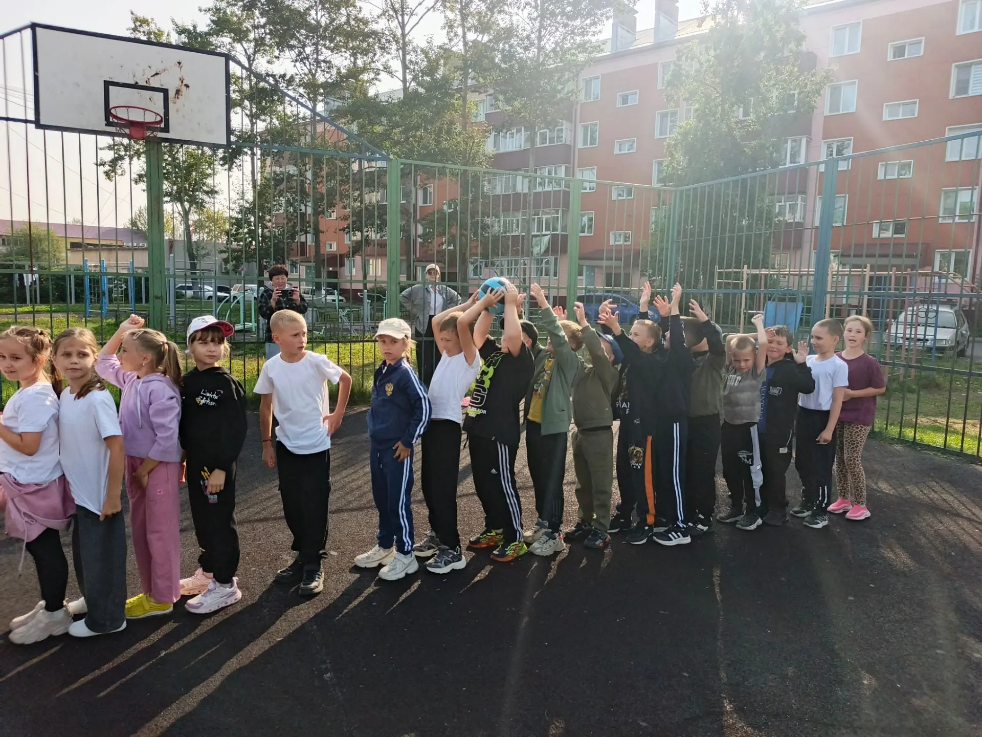 🏃‍♂️🏃‍♀️🏃‍♀️Для ребят вторых классов "Веселые старты" провели сотрудники КДЦ "Мир".Р...