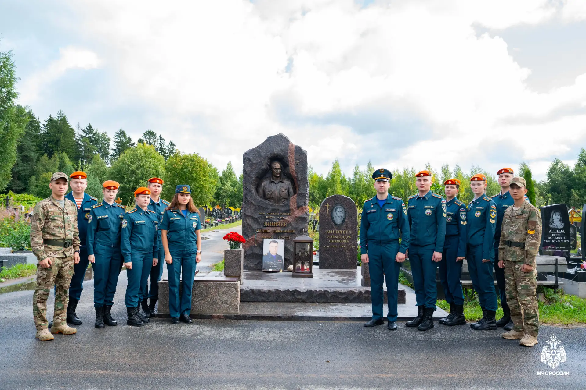 В Санкт-Петербурге почтили память Героя России генерала армии Евгения Зиничева