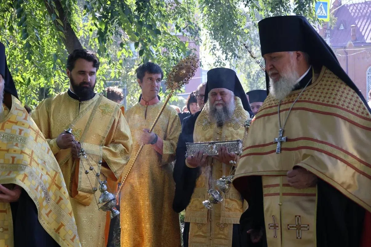 Сегодня утром в наш город с греческого острова Корфу прибыла одна из святынь православн...