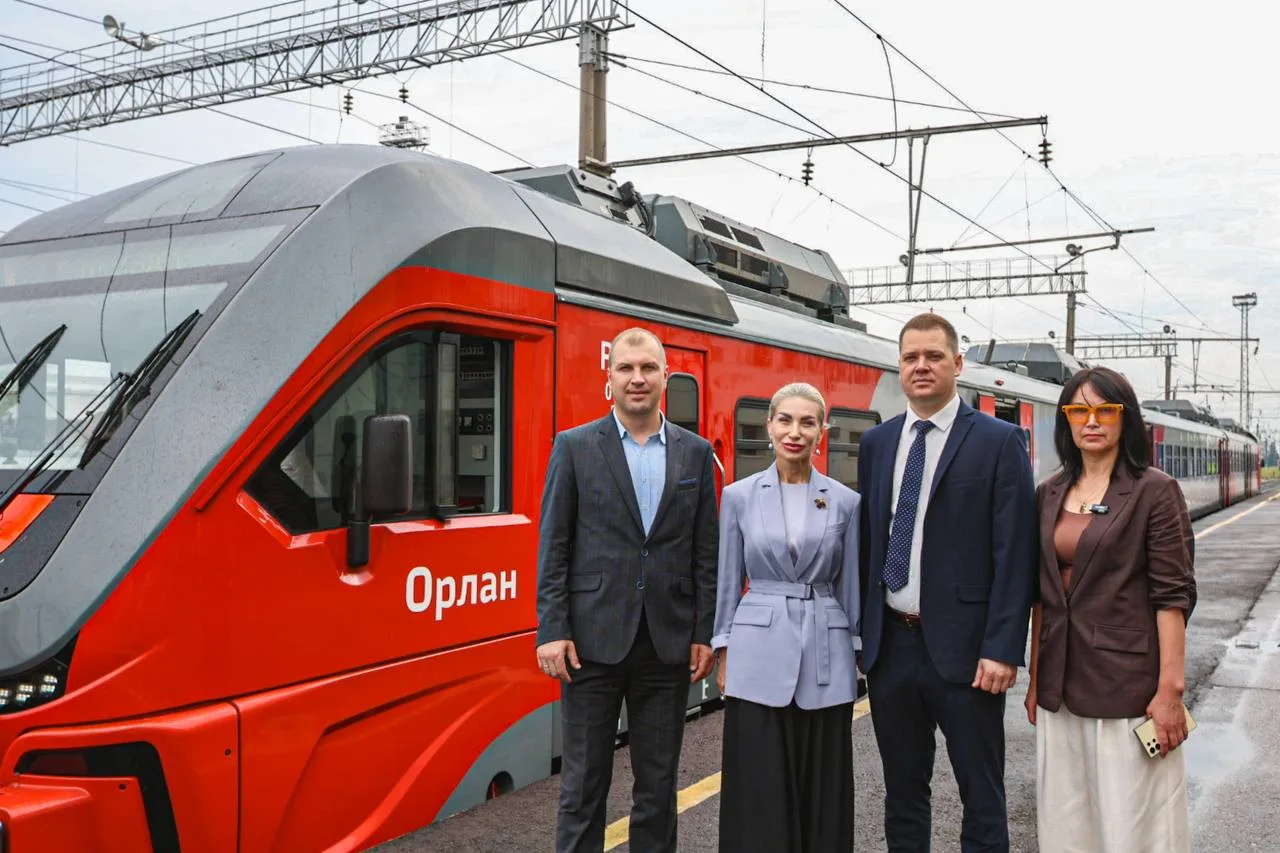 🚆 Из Пензы впервые отправился «Лермонтовский экспресс»

В Пензе запустили брендированный «Лермонтов