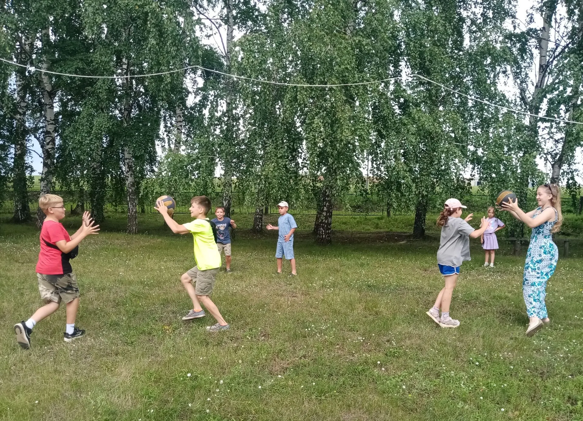 В период летних каникул Вьюнская сельская библиотека провела для юных читателей спортивную игру «Чит