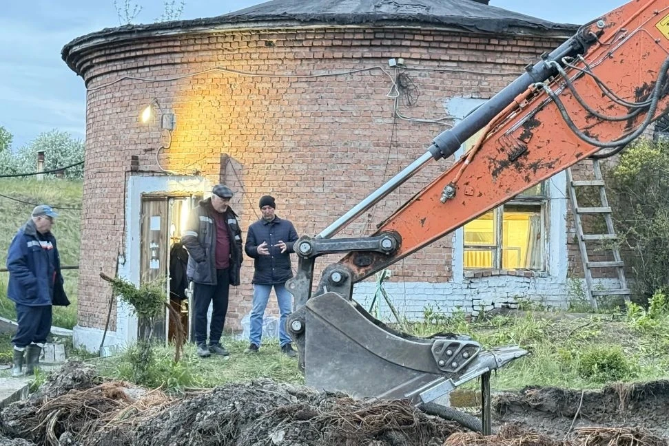 🚰‎Корневой затор устранен, начата подача холодной воды в жилые дома и соцобъекты Черногорска, Теплич