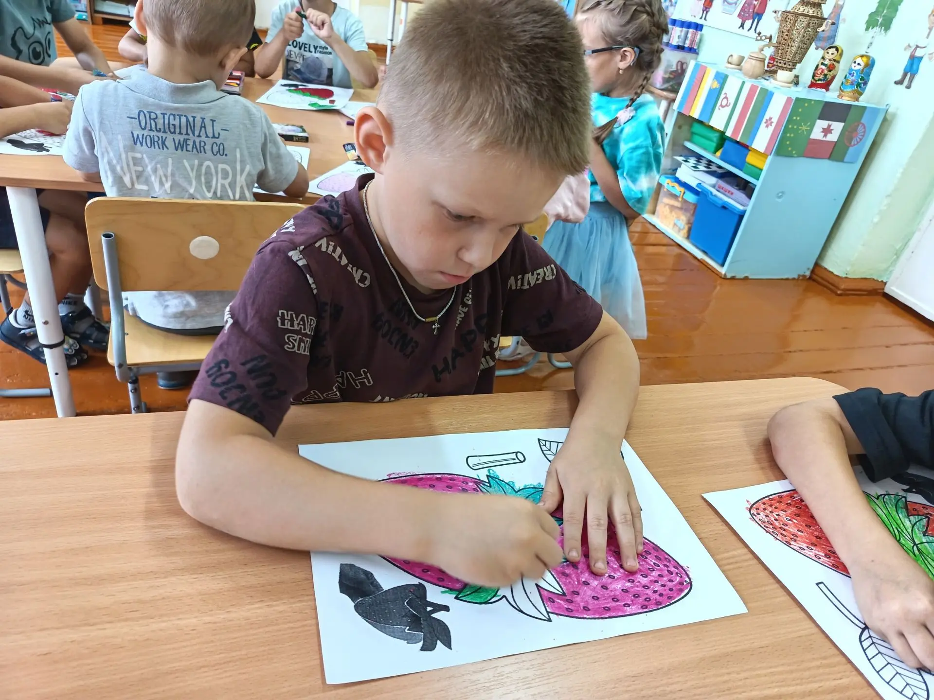🍓 Летнее настроение в нашей группе! 🍓

В рамках летней оздоровительной работы мы с ребятами из ста