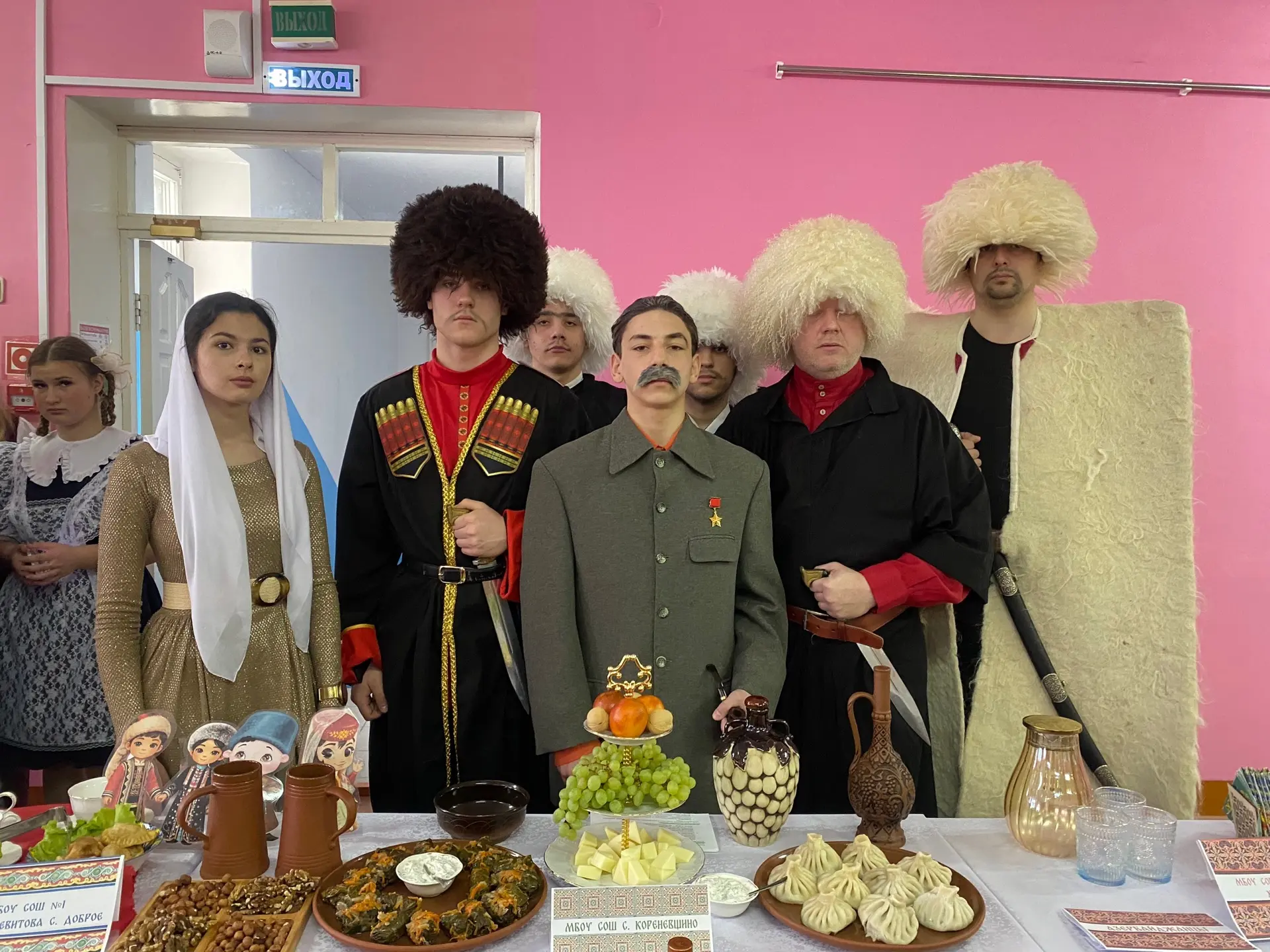 ФЕСТИВАЛЬ "НАРОДЫ РОССИИ".                Обучающиеся и педагоги нашей школы приняли участие в торже